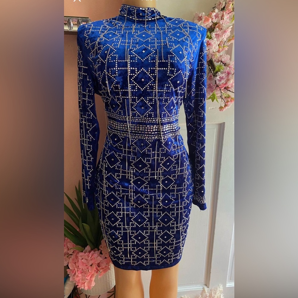 Elegant Blue Geometric Pattern Dress